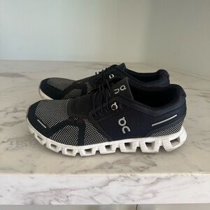 On Cloud Running Sneaker (Women) - 7.5